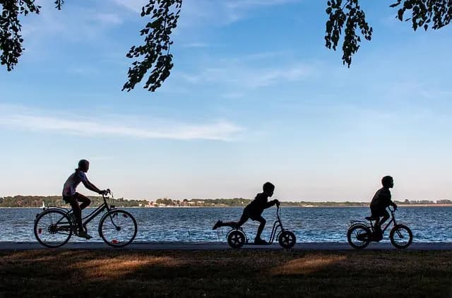 Top 10 Leisure Activities for Quality Family Time